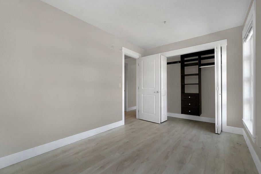 309 857 W 15th Street North Vancouver, BC - 19