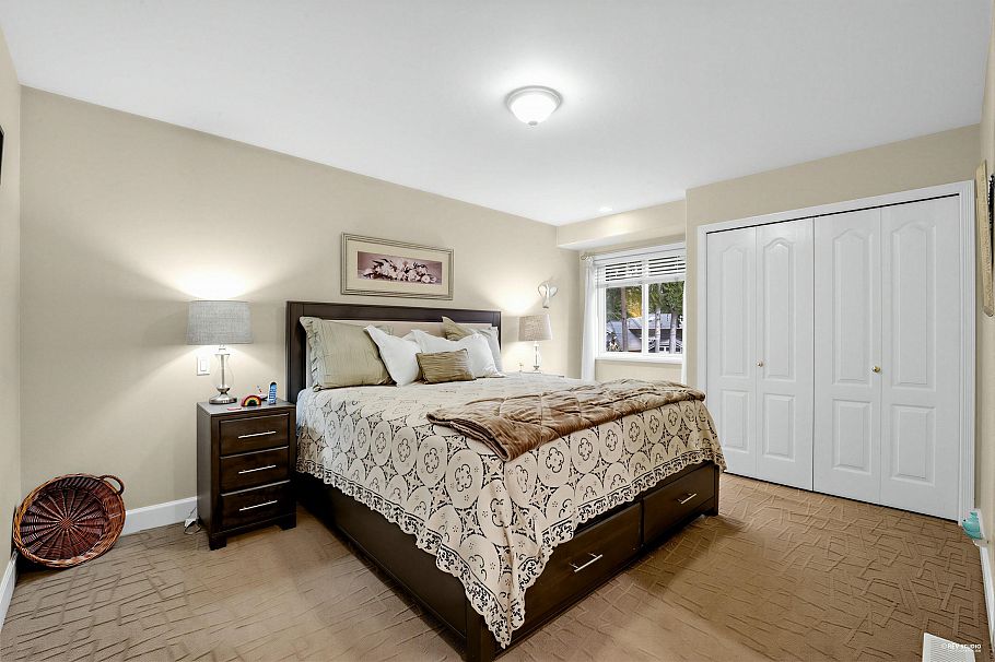 2244 Edgemont Boulevard North Vancouver, BC - 17