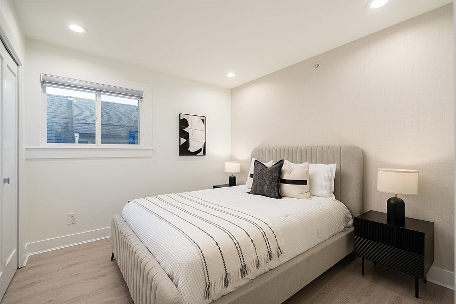 4068 W 15th Avenue Vancouver, BC - 20