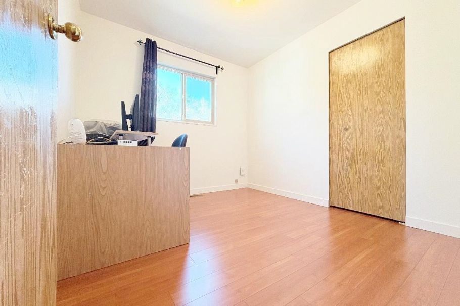 2038 Napier Street Vancouver, BC - 16