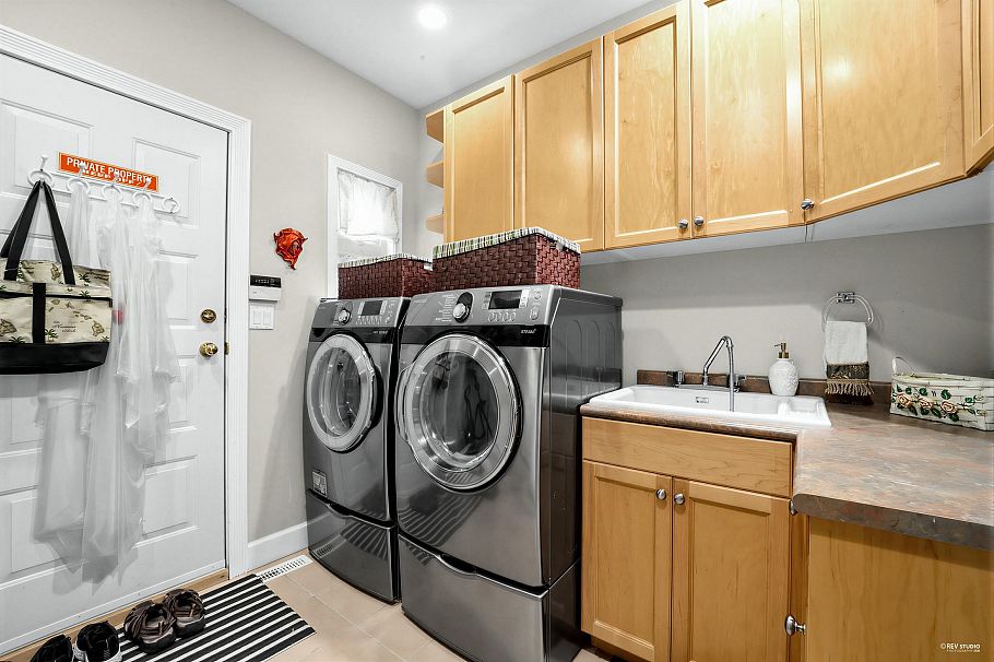 2244 Edgemont Boulevard North Vancouver, BC - 22