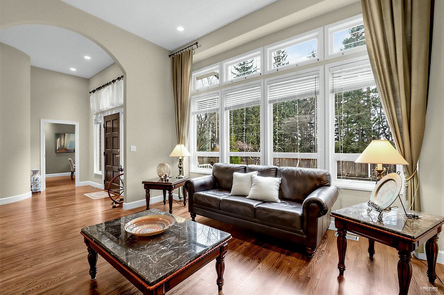 2244 Edgemont Boulevard North Vancouver, BC - 5