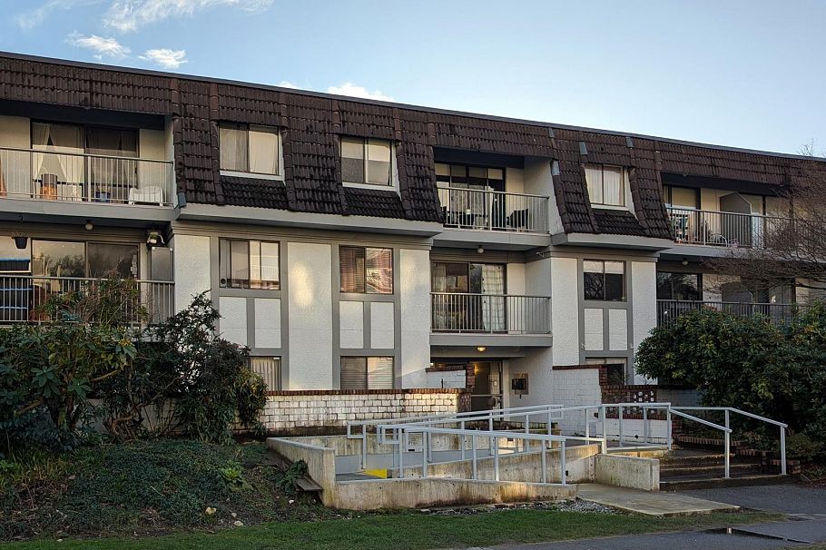 105 275 W 2nd Street North Vancouver, BC - 1