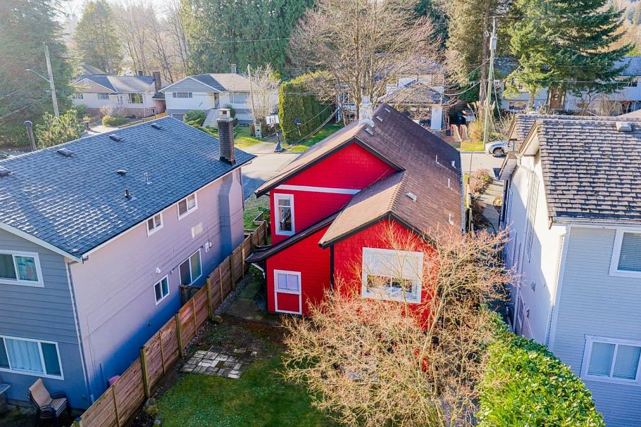 3446 Church Street North Vancouver, BC - 29