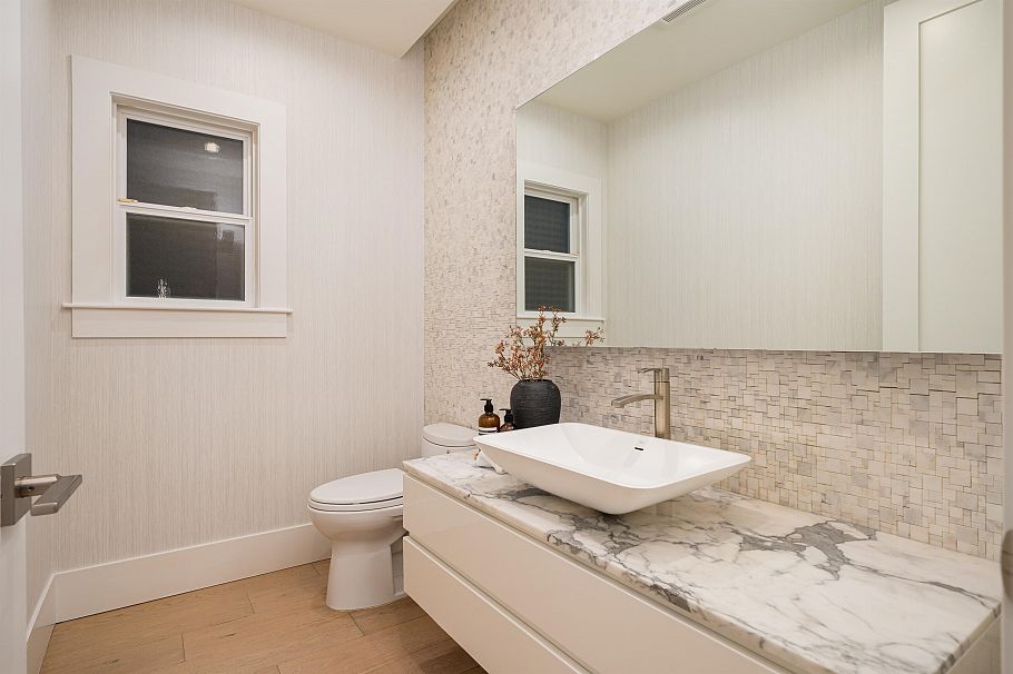 4068 W 15th Avenue Vancouver, BC - 15