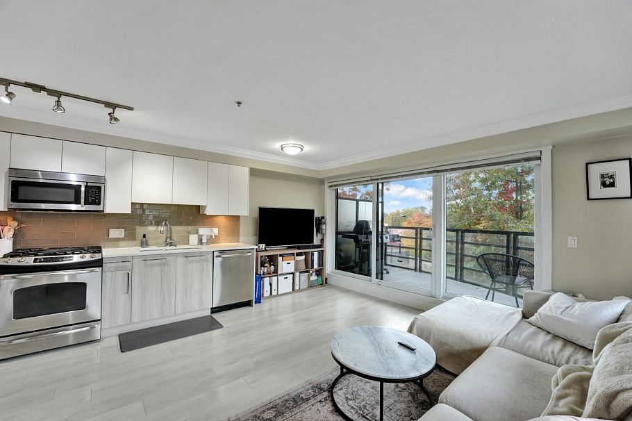 309 857 W 15th Street North Vancouver, BC - 5