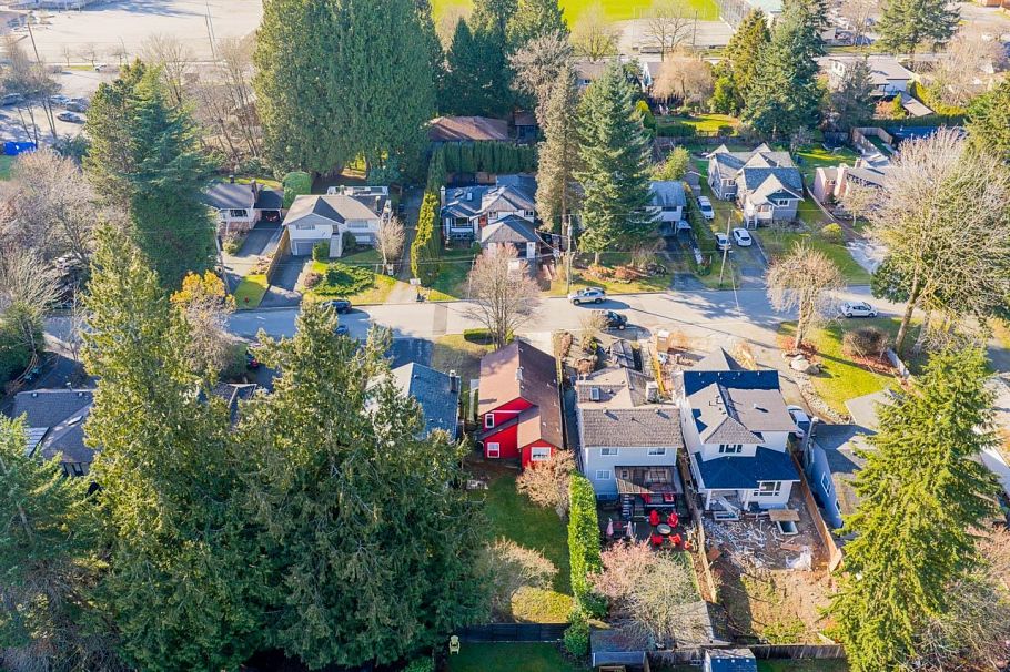 3446 Church Street North Vancouver, BC - 32