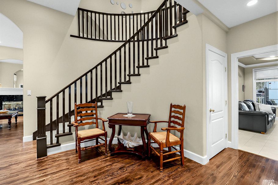 2244 Edgemont Boulevard North Vancouver, BC - 13