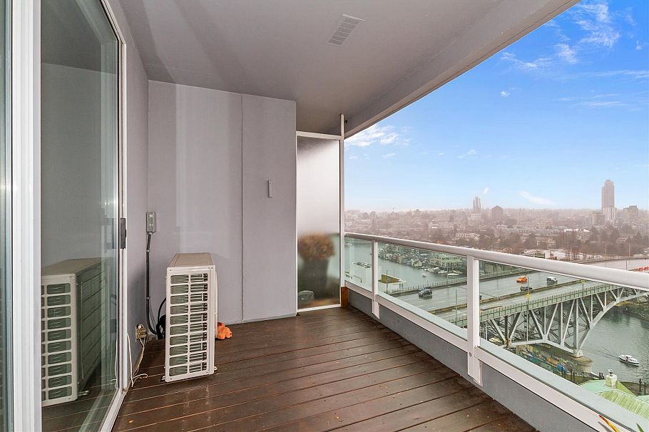 2302 1500 Howe Street Vancouver, BC - 7