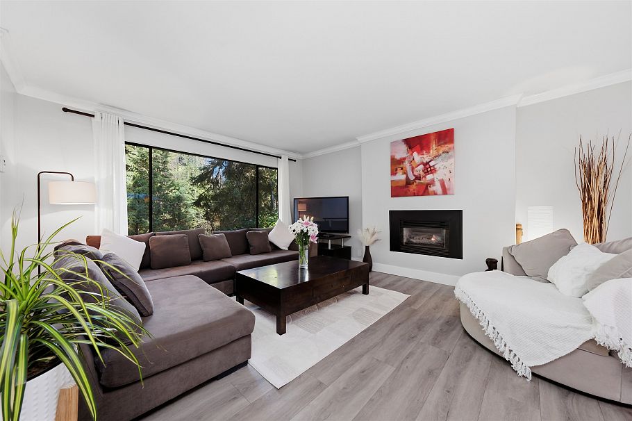 4535 Raeburn Street North Vancouver, BC - 9