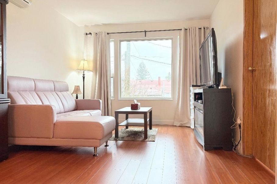 2038 Napier Street Vancouver, BC - 3