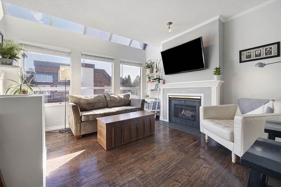 309 3721 Delbrook Avenue North Vancouver, BC - 2