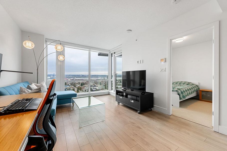 2106 1550 Fern Street North Vancouver, BC - 16