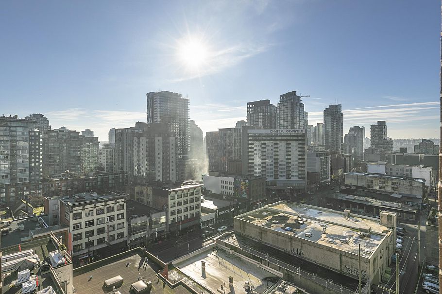 908 1010 Howe Street Vancouver, BC - 12