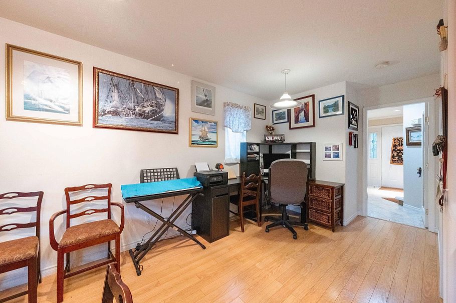 628 E 21st Street North Vancouver, BC - 12