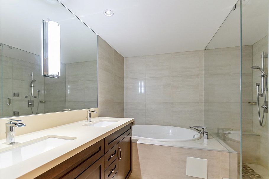 2302 1500 Howe Street Vancouver, BC - 11