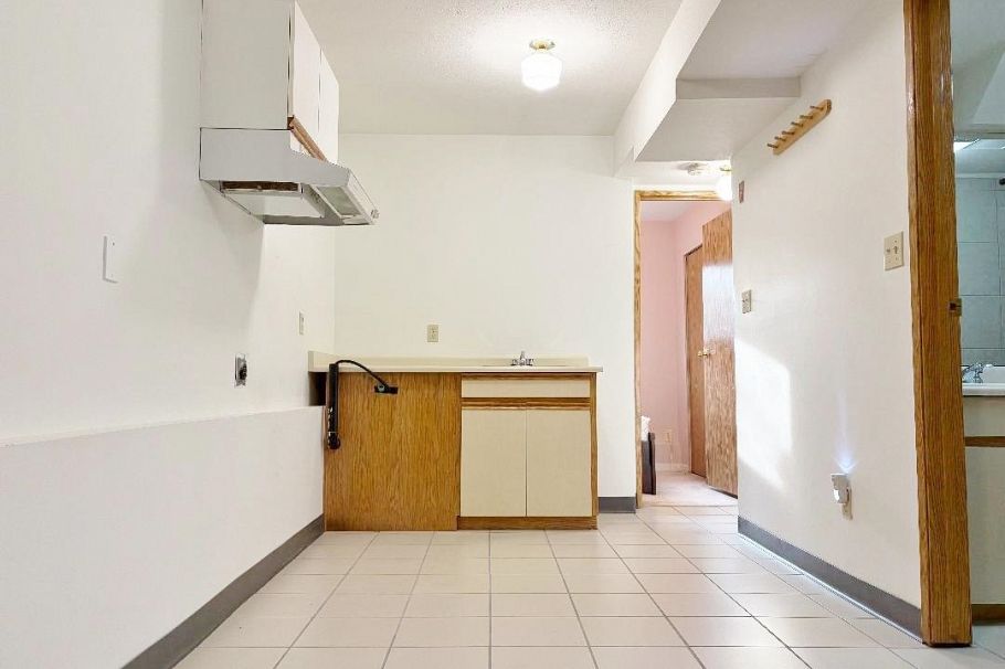 2038 Napier Street Vancouver, BC - 17