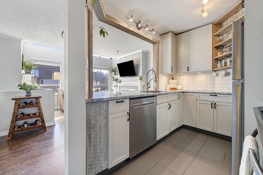 309 3721 Delbrook Avenue North Vancouver, BC - 7