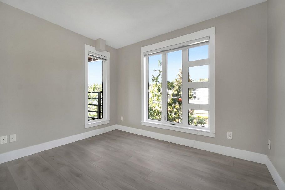 309 857 W 15th Street North Vancouver, BC - 24