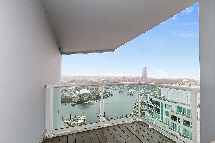 2302 1500 Howe Street Vancouver, BC - 13
