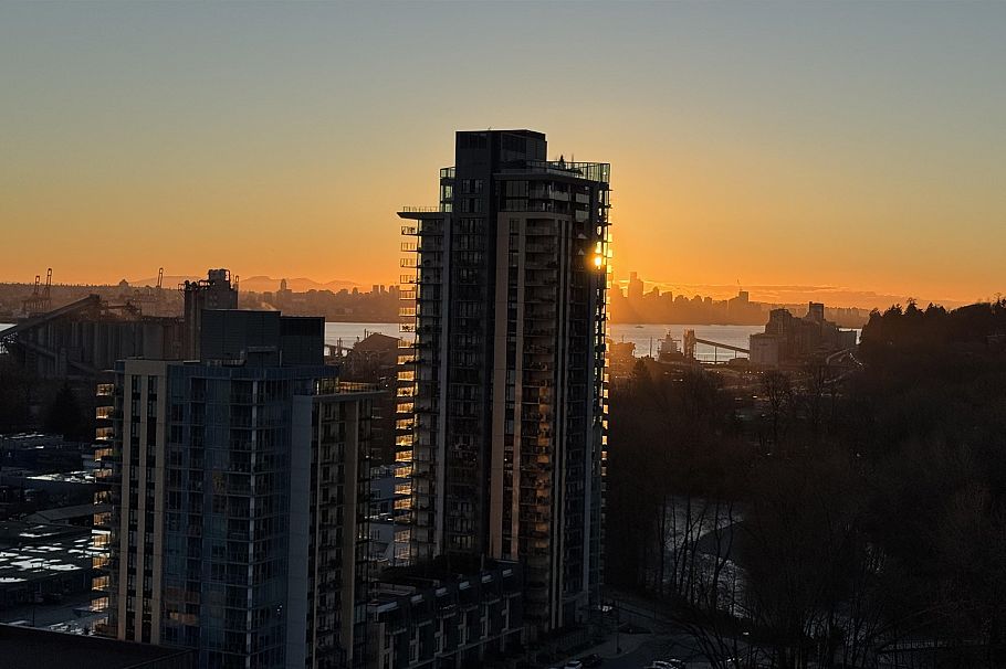 2106 1550 Fern Street North Vancouver, BC - 5