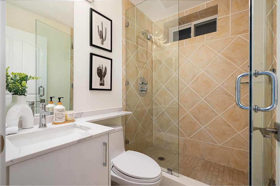 4068 W 15th Avenue Vancouver, BC - 28