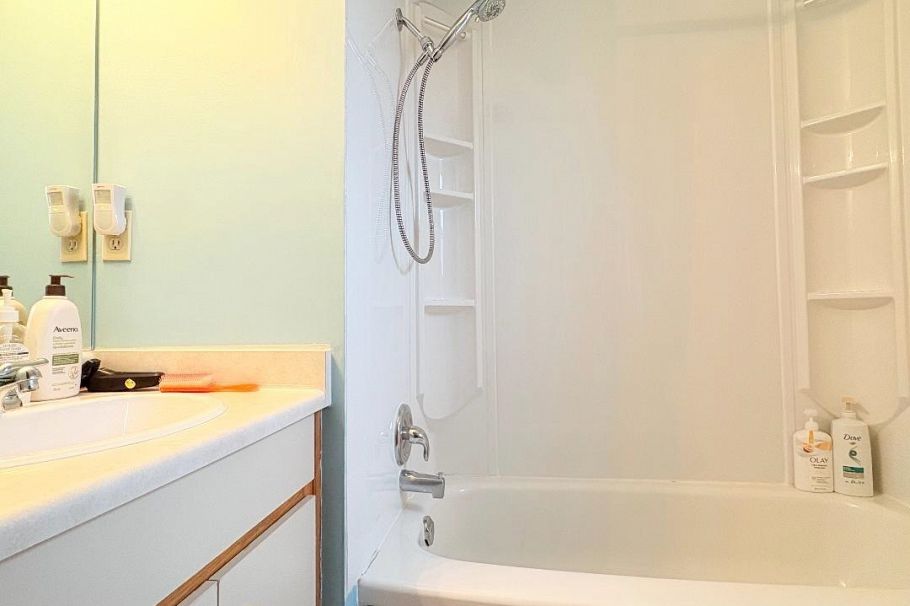 2038 Napier Street Vancouver, BC - 13