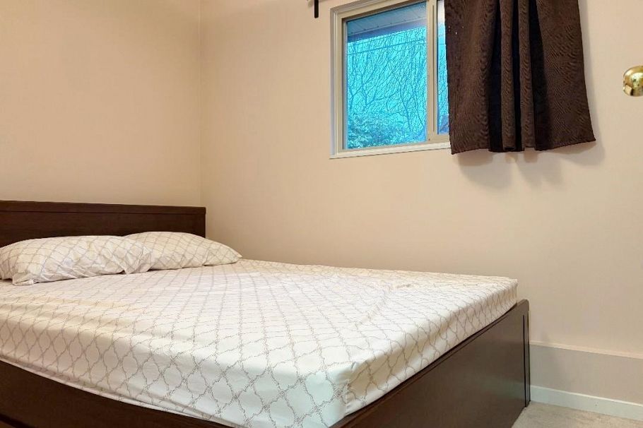 2038 Napier Street Vancouver, BC - 18