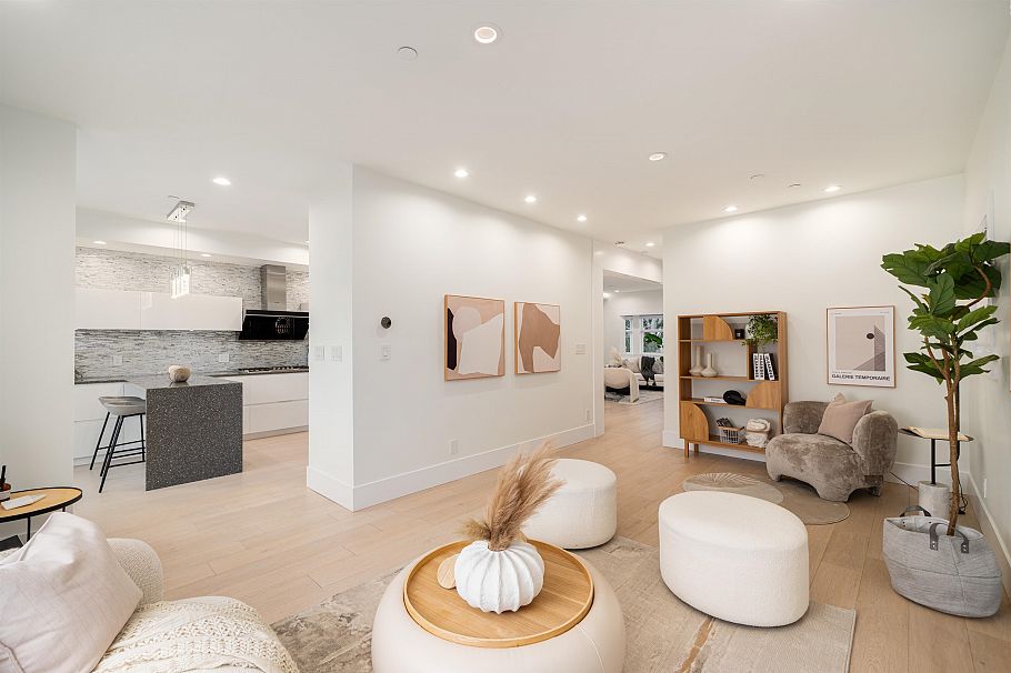 4068 W 15th Avenue Vancouver, BC - 11