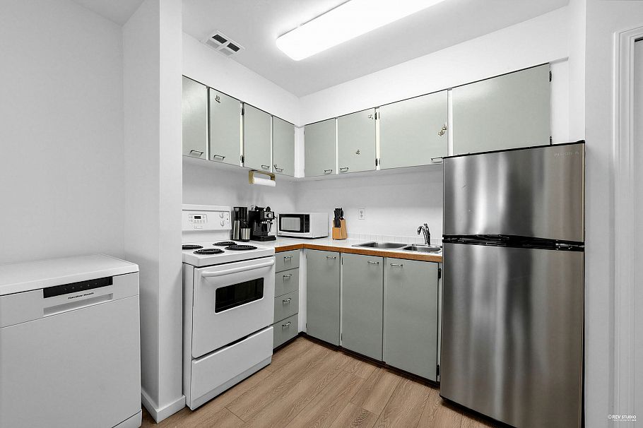 201 8680 Fremlin Street Vancouver, BC - 8