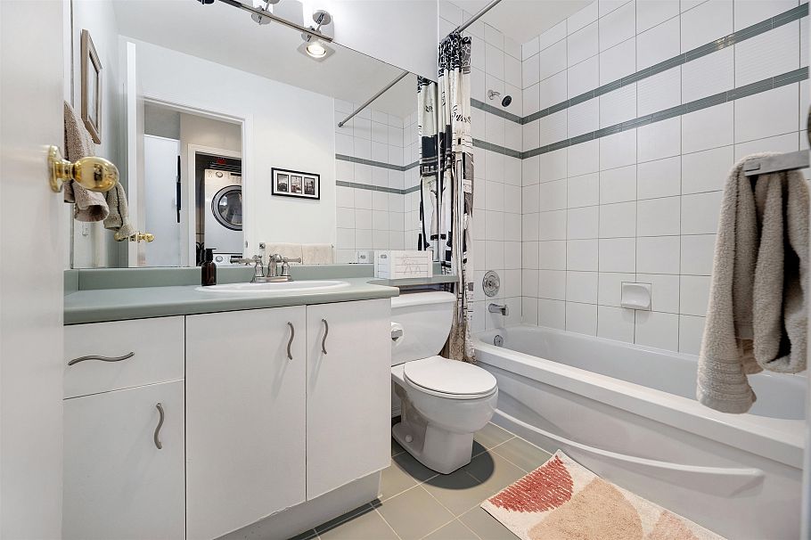 309 3721 Delbrook Avenue North Vancouver, BC - 26