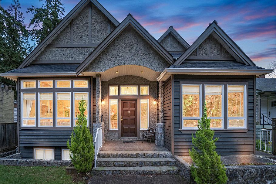 2244 Edgemont Boulevard North Vancouver, BC - 38