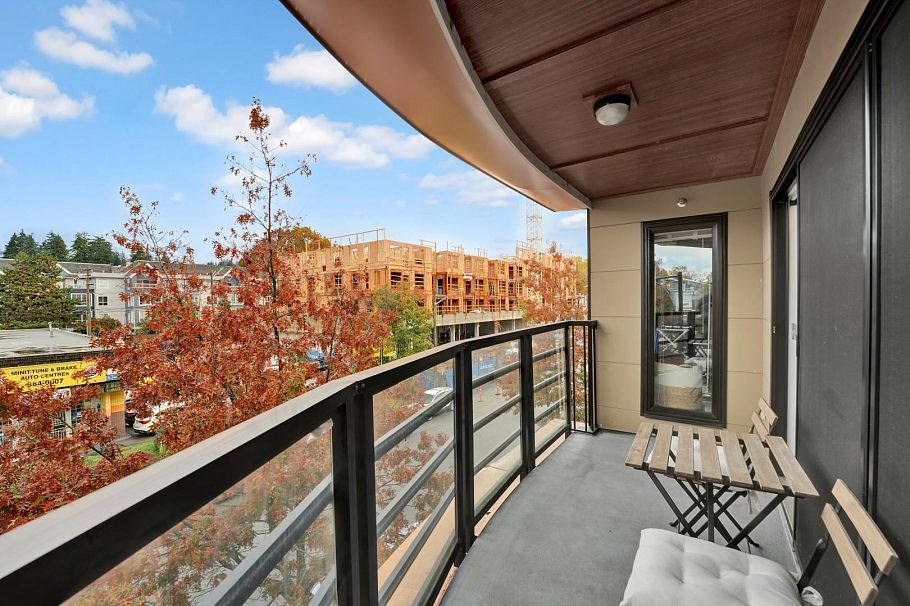 309 857 W 15th Street North Vancouver, BC - 31