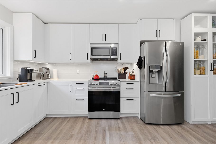 4535 Raeburn Street North Vancouver, BC - 13