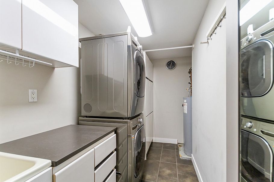 2302 1500 Howe Street Vancouver, BC - 17