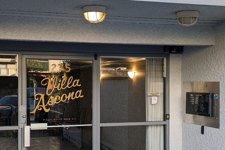 105 275 W 2nd Street North Vancouver, BC - 3