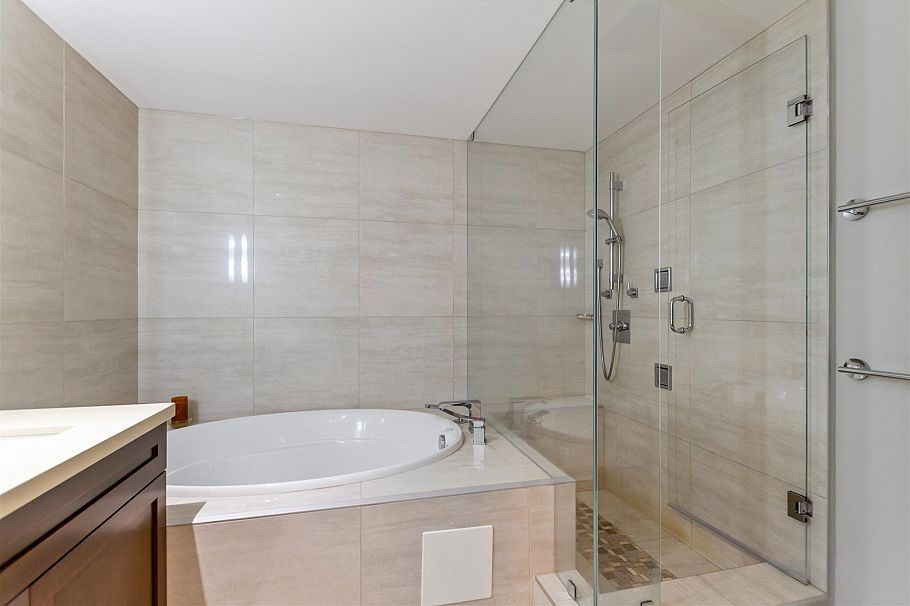 2302 1500 Howe Street Vancouver, BC - 12