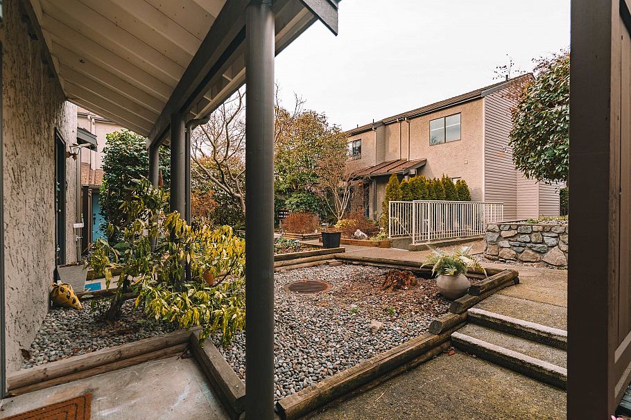 19 230 W 14th Street North Vancouver, BC - 40