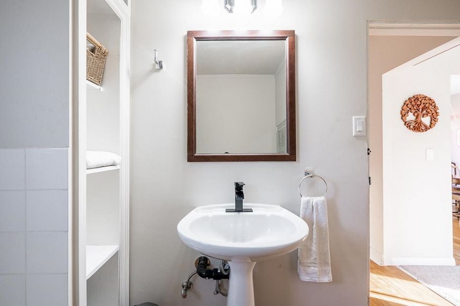 3446 Church Street North Vancouver, BC - 16