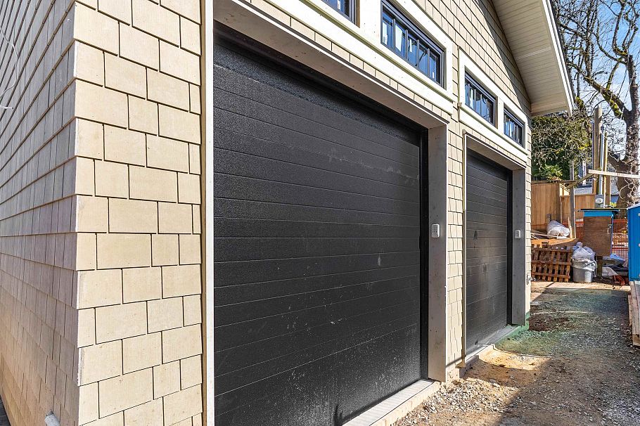 2568 W 2nd Avenue Vancouver, BC - 29