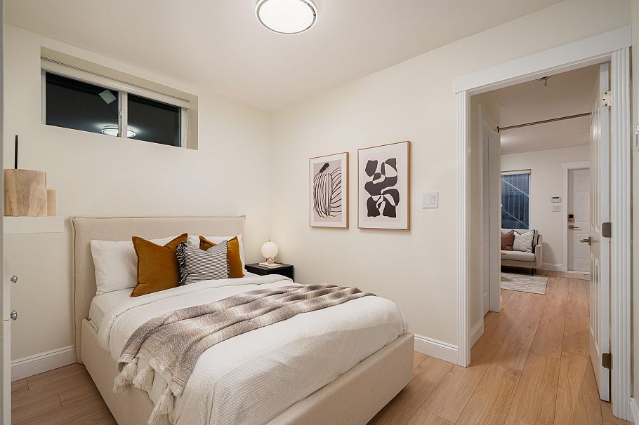 4068 W 15th Avenue Vancouver, BC - 27