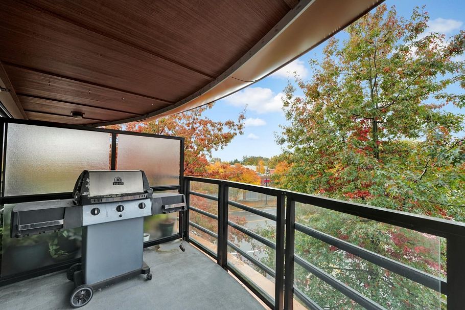 309 857 W 15th Street North Vancouver, BC - 30