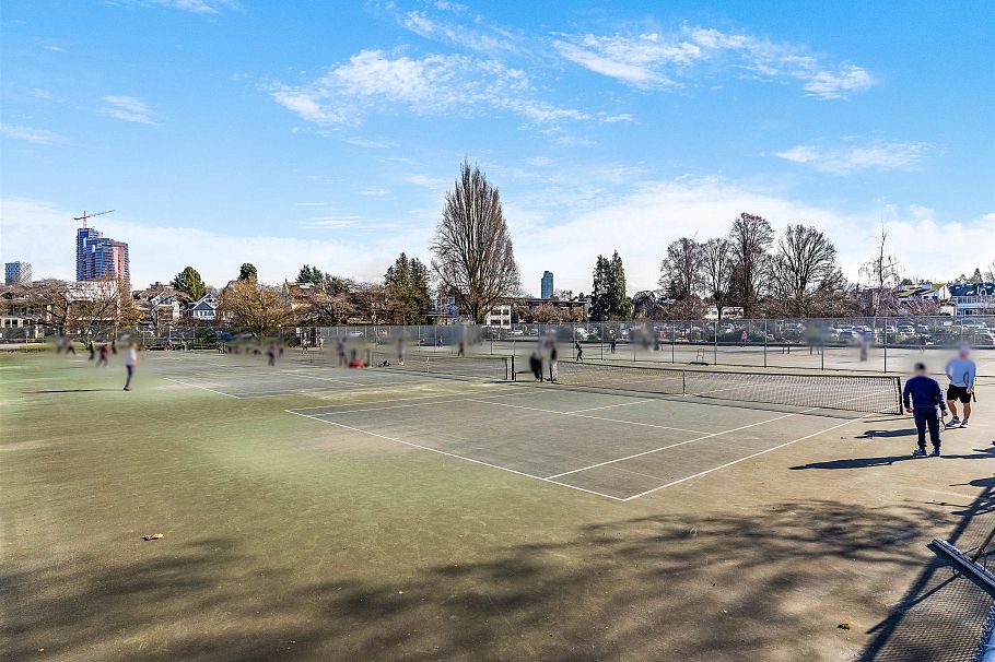 2568 W 2nd Avenue Vancouver, BC - 36