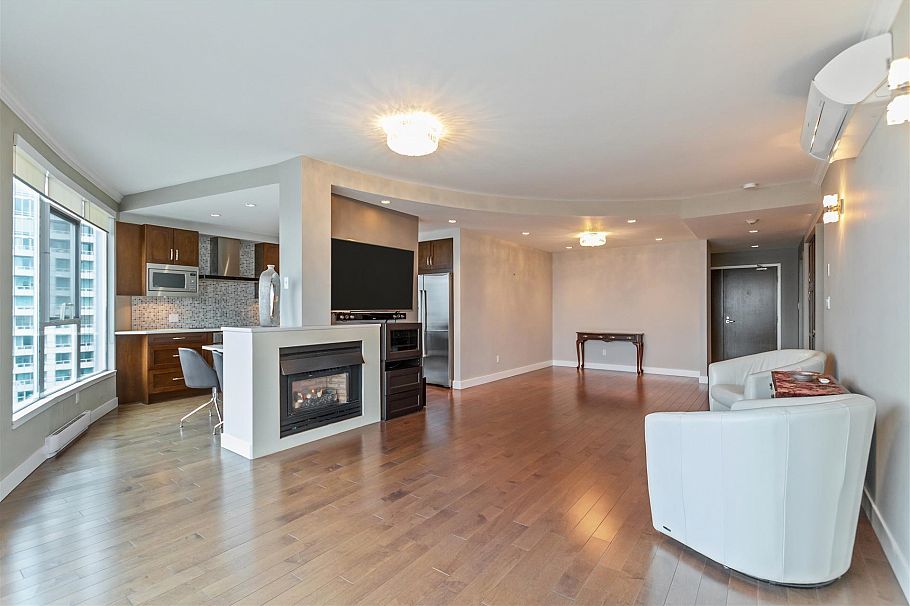 2302 1500 Howe Street Vancouver, BC - 3