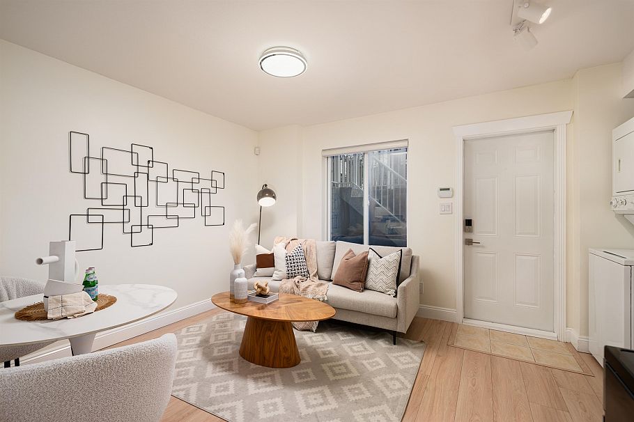 4068 W 15th Avenue Vancouver, BC - 26