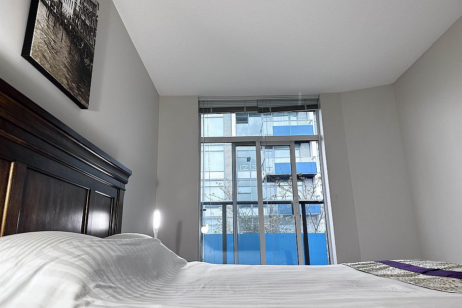 232 1777 W 7th Avenue Vancouver, BC - 3