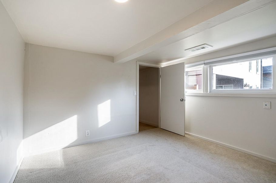 3446 Church Street North Vancouver, BC - 23