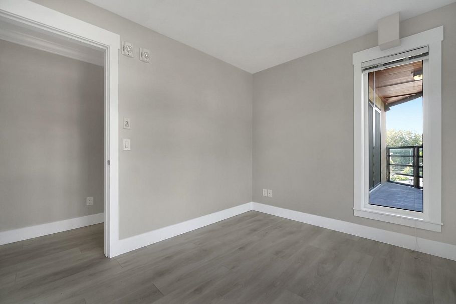 309 857 W 15th Street North Vancouver, BC - 26