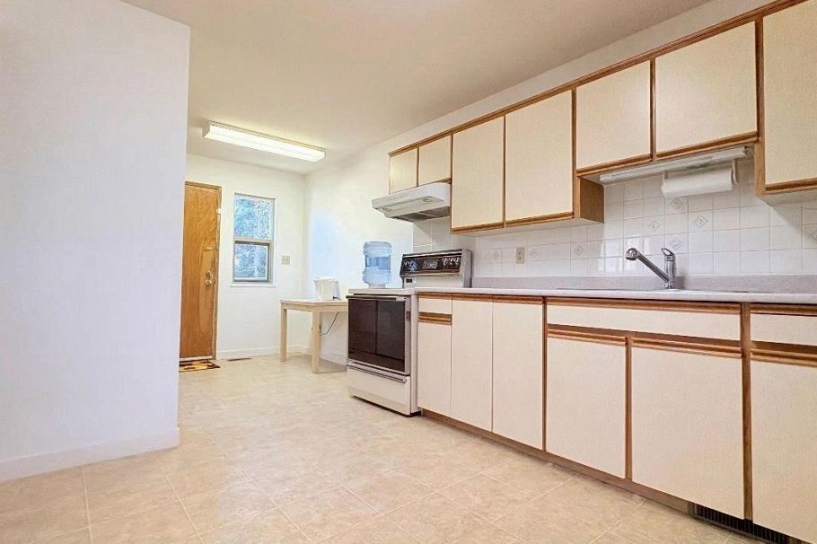 2038 Napier Street Vancouver, BC - 8