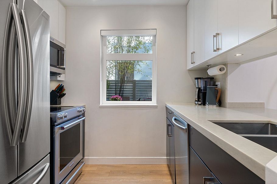 102 1924 Comox Street Vancouver, BC - 9